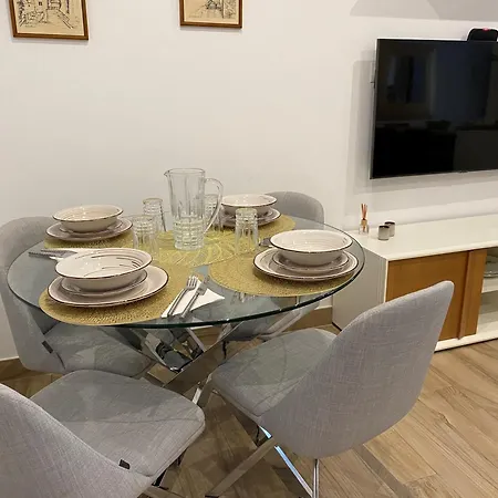 Centrico Y Practico Piso Con Entrada Independiente