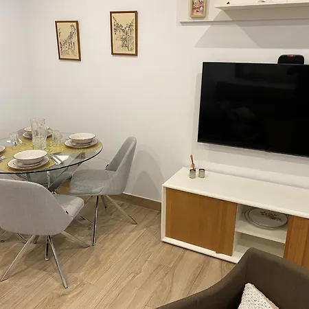 Centrico Y Practico Piso Con Entrada Independiente * Fuengirola