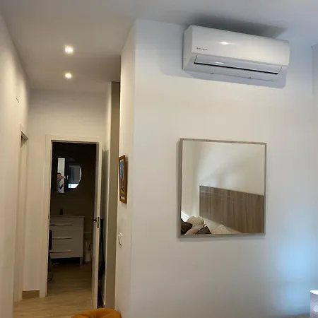 Apartamento Centrico Y Practico Piso Con Entrada Independiente *