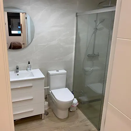 Centrico Y Practico Piso Con Entrada Independiente *