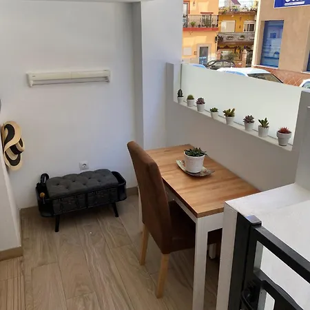 Centrico Y Practico Piso Con Entrada Independiente * Fuengirola