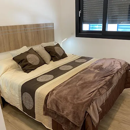 Centrico Y Practico Piso Con Entrada Independiente * Fuengirola