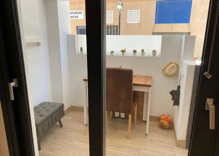 Centrico Y Practico Piso Con Entrada Independiente *