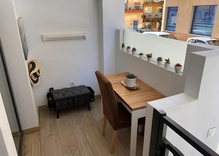 Centrico Y Practico Piso Con Entrada Independiente * Fuengirola