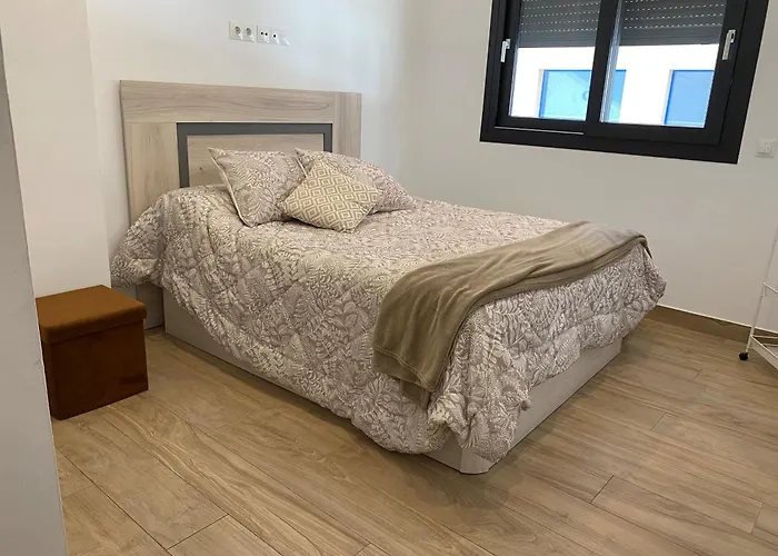 Centrico Y Practico Piso Con Entrada Independiente * Fuengirola