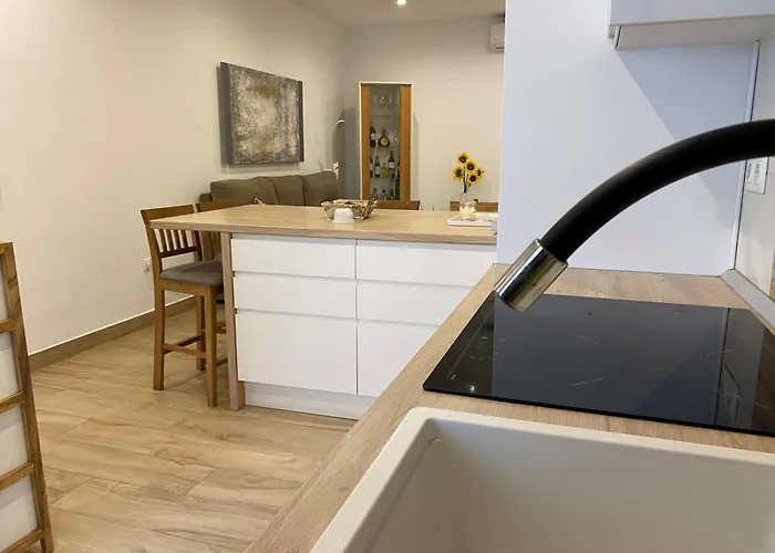 Centrico Y Practico Piso Con Entrada Independiente Apartamento *