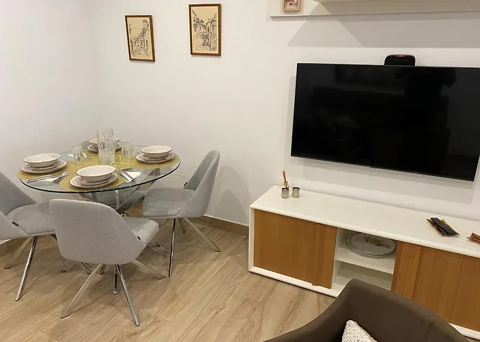 Centrico Y Practico Piso Con Entrada Independiente * Fuengirola