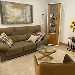Centrico Y Practico Piso Con Entrada Independiente Fuengirola